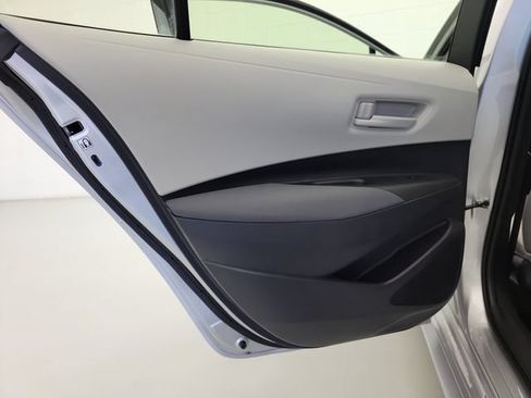 Used 2025 Toyota Corolla LE FWD image 15