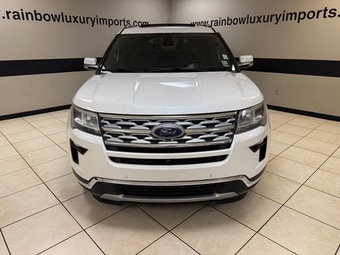 Used 2018 Ford Explorer Limited w/ Equipment Group 301A FWD image 2