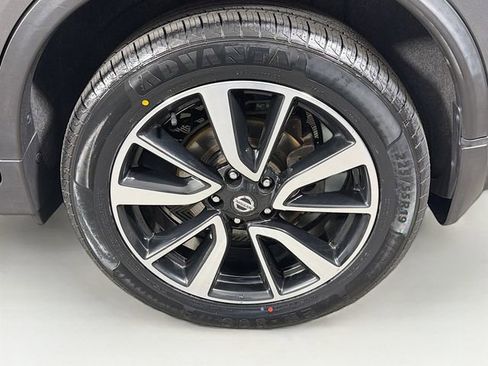 Certified 2019 Nissan Rogue SL w/ Premium Package AWD/4WD image 33