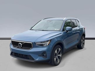 Used 2023 Volvo XC40 B5 Plus w/ Driver Assist Package AWD/4WD video 1
