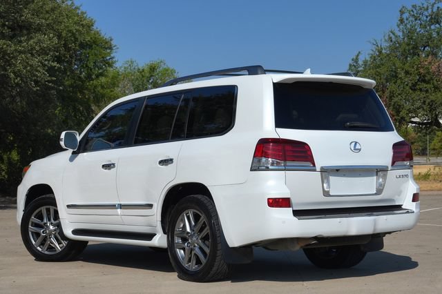 Used 2013 Lexus LX 570 4WD w/ Luxury Pkg w/Pre-crash image 6