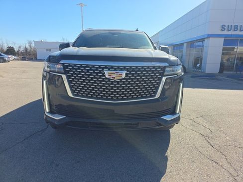 Used 2023 Cadillac Escalade Premium Luxury image 2