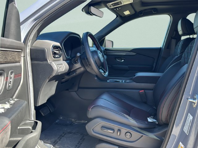 Certified 2026 Honda Pilot Black Edition image 15