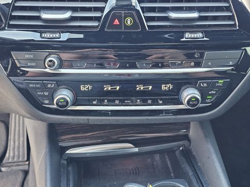 Used 2021 BMW 530i 530i Sedan image 28