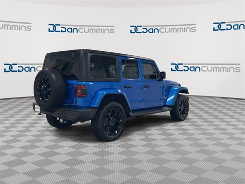 Used 2021 Jeep Wrangler Unlimited Sahara w/ Cold Weather Group image 8