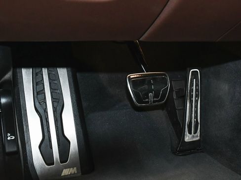 Used 2022 BMW 750i xDrive w/ Executive Package image 30