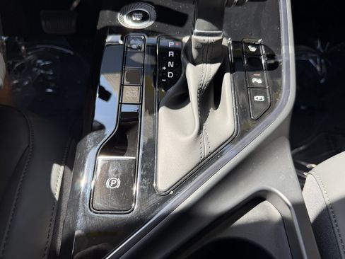 Used 2025 Kia Niro EX FWD image 24