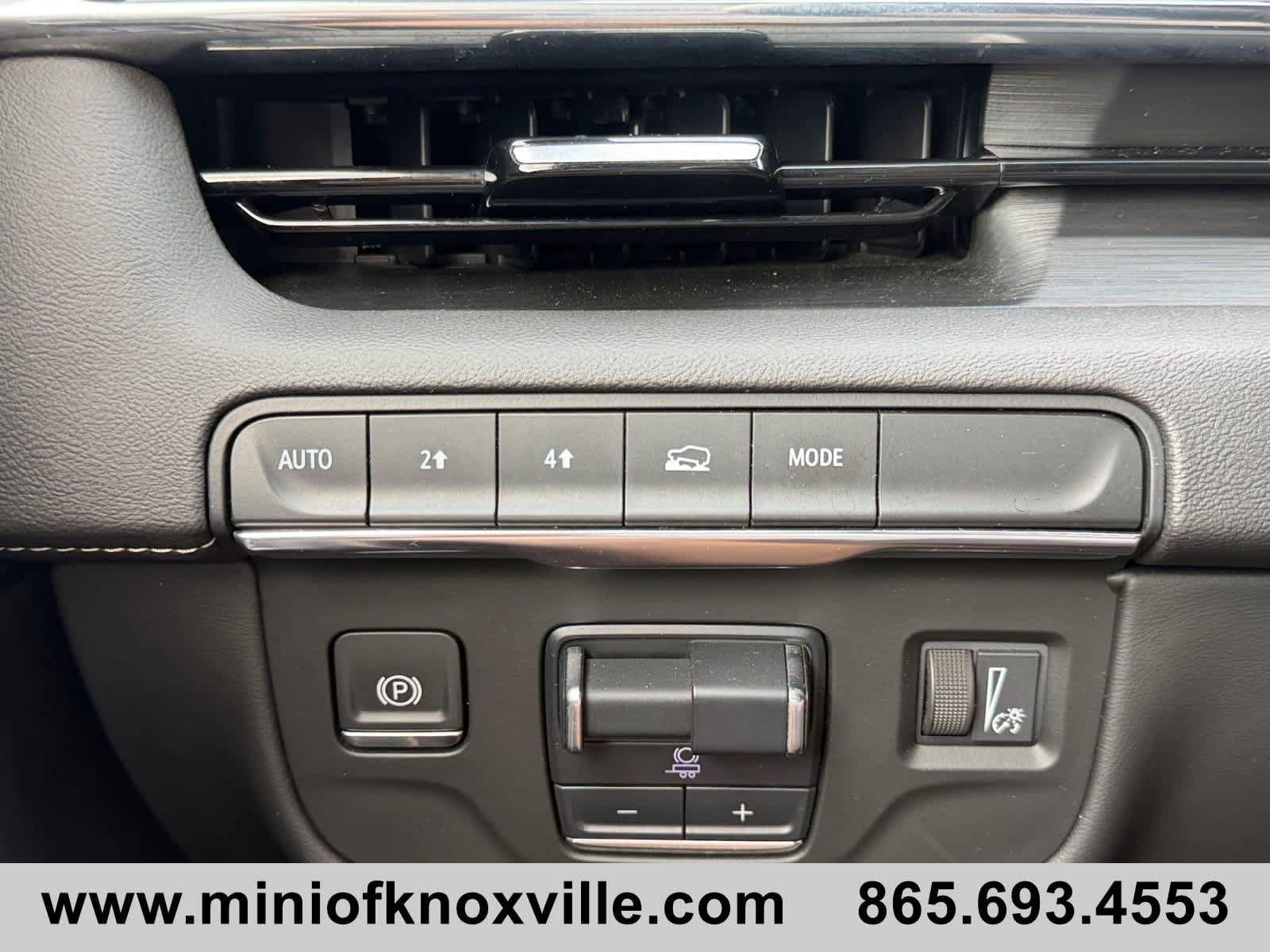 Used 2024 Cadillac Escalade Sport AWD/4WD image 28