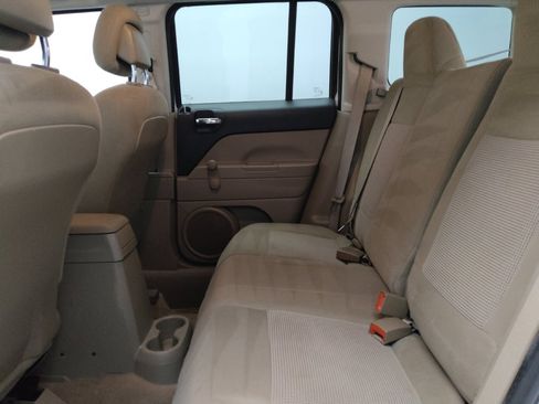 Used 2015 Jeep Patriot Sport image 18