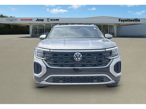 Used 2024 Volkswagen Atlas Cross Sport SE AWD/4WD image 8