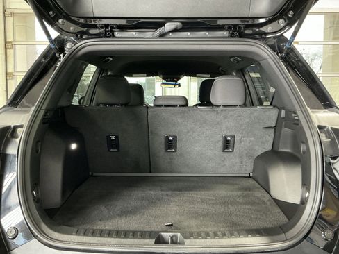 Used 2025 Chevrolet Equinox LT image 31