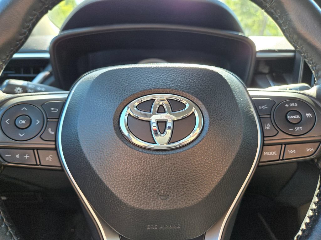 Used 2022 Toyota Corolla Cross LE AWD/4WD image 22