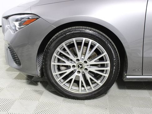 Used 2025 Mercedes-Benz CLA 250 image 4