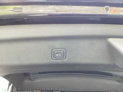 Used 2024 Chevrolet Tahoe Premier image 29