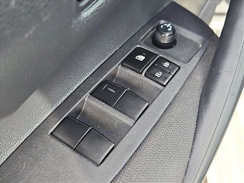 Used 2025 Toyota Corolla LE FWD image 11