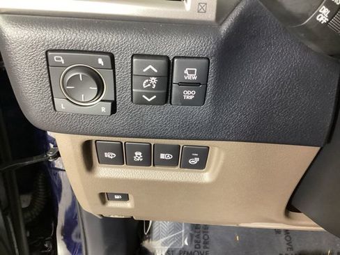 Certified 2023 Lexus GX 460 Luxury w/ Sport Design Package AWD/4WD image 21