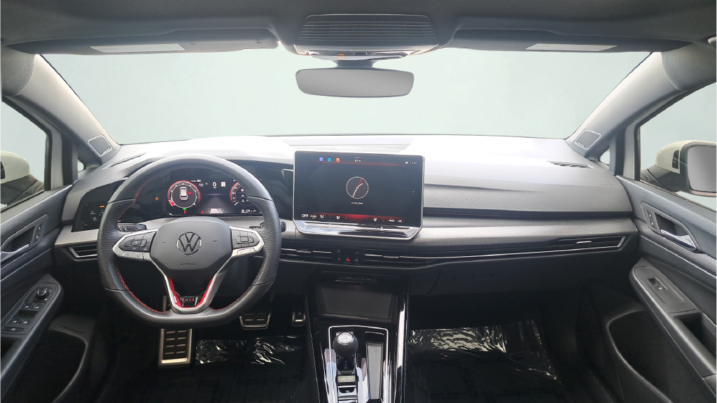 Used 2025 Volkswagen GTI SE FWD image 17
