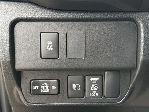 Used 2020 Toyota Tacoma TRD Off-Road AWD/4WD image 24