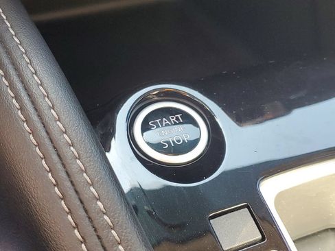 Used 2019 Nissan Kicks SR w/ Exterior Electronics Package FWD image 28