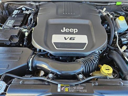 Used 2018 Jeep Wrangler Unlimited Sport S image 20