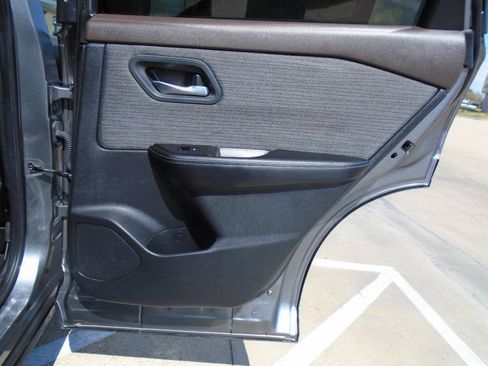 Used 2023 Nissan Rogue SV FWD image 26