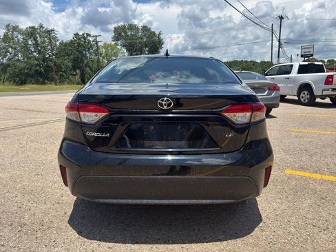 Used 2023 Toyota Corolla LE FWD image 4