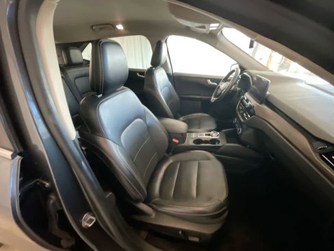 Used 2020 Ford Escape Titanium image 24