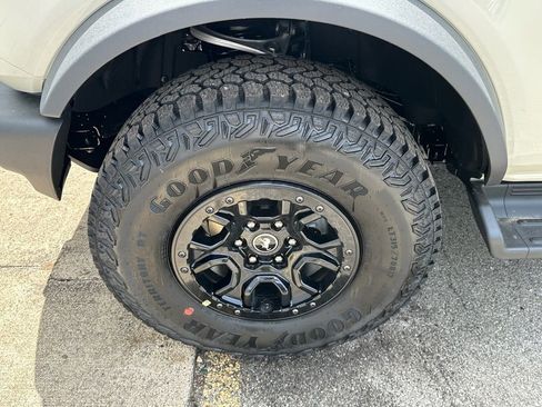 New 2026 Ford Bronco Outer Banks w/ Sasquatch Package AWD/4WD image 6
