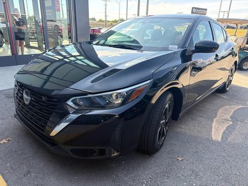 Used 2024 Nissan Sentra SV FWD image 1