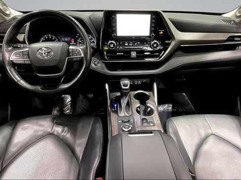 Used 2022 Toyota Highlander Limited AWD/4WD image 18