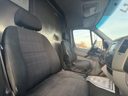 Used 2018 Mercedes-Benz Sprinter 2500 image 18