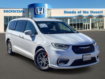 Used 2021 Chrysler Pacifica Touring