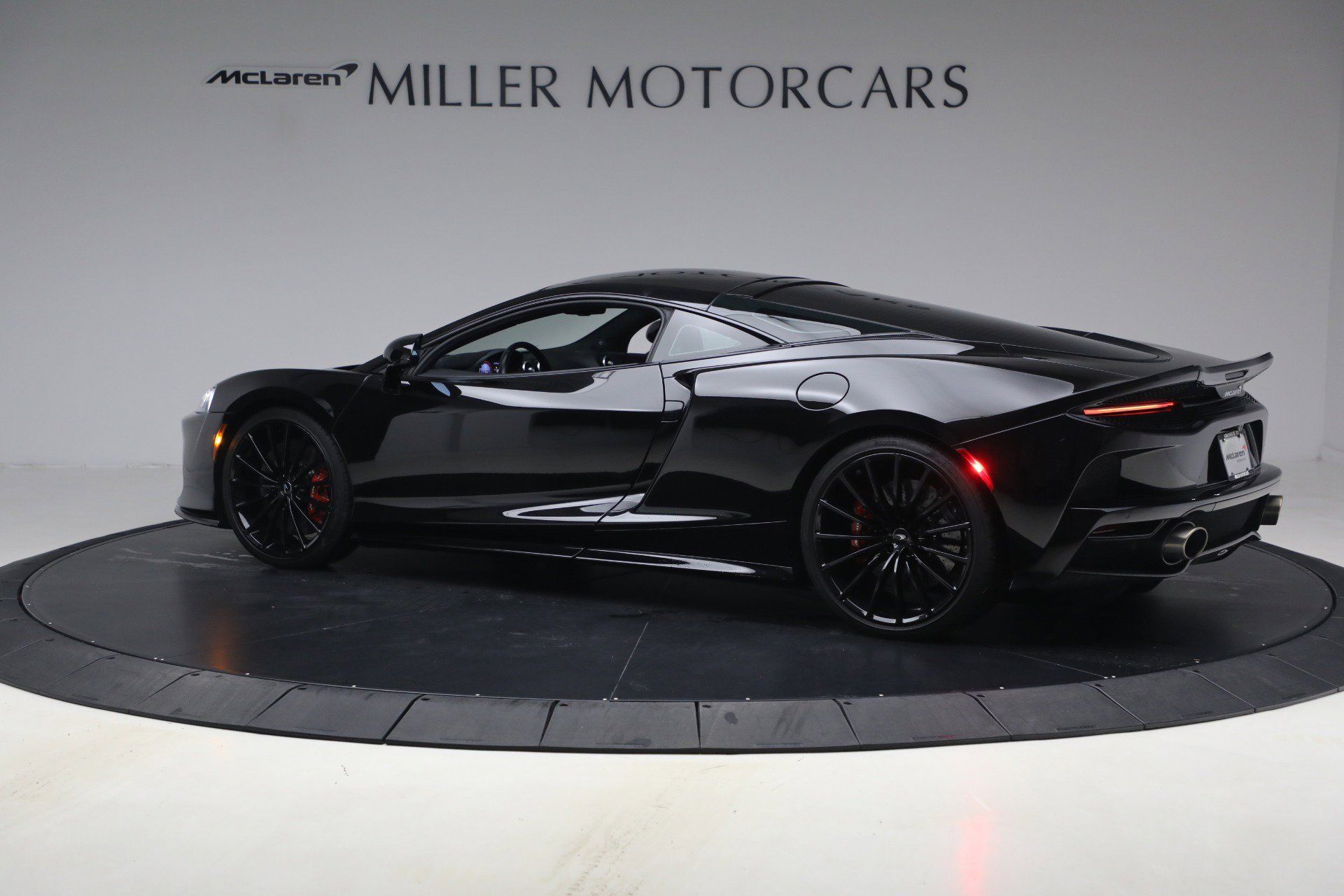 Used 2023 McLaren GT RWD image 4