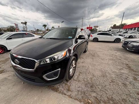 Used 2017 Kia Sorento L FWD image 4