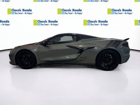 Used 2024 Chevrolet Corvette Z06 RWD image 4