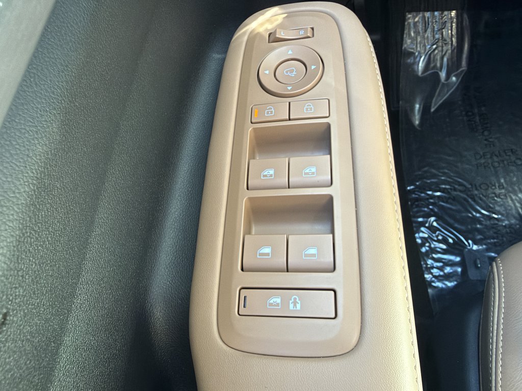 Used 2025 Hyundai Santa Fe Limited FWD image 28