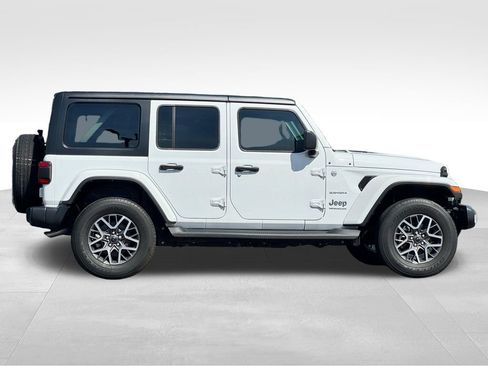 Used 2024 Jeep Wrangler Unlimited Sahara w/ Technology Group AWD/4WD image 6