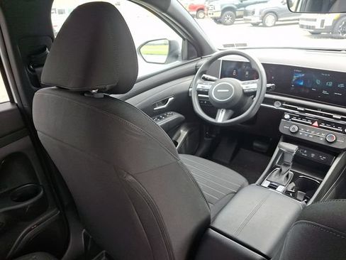 Certified 2025 Hyundai Santa Cruz SE AWD/4WD image 9