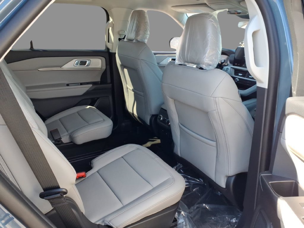 New 2026 Ford Explorer Active w/ Active Comfort Package AWD/4WD image 10