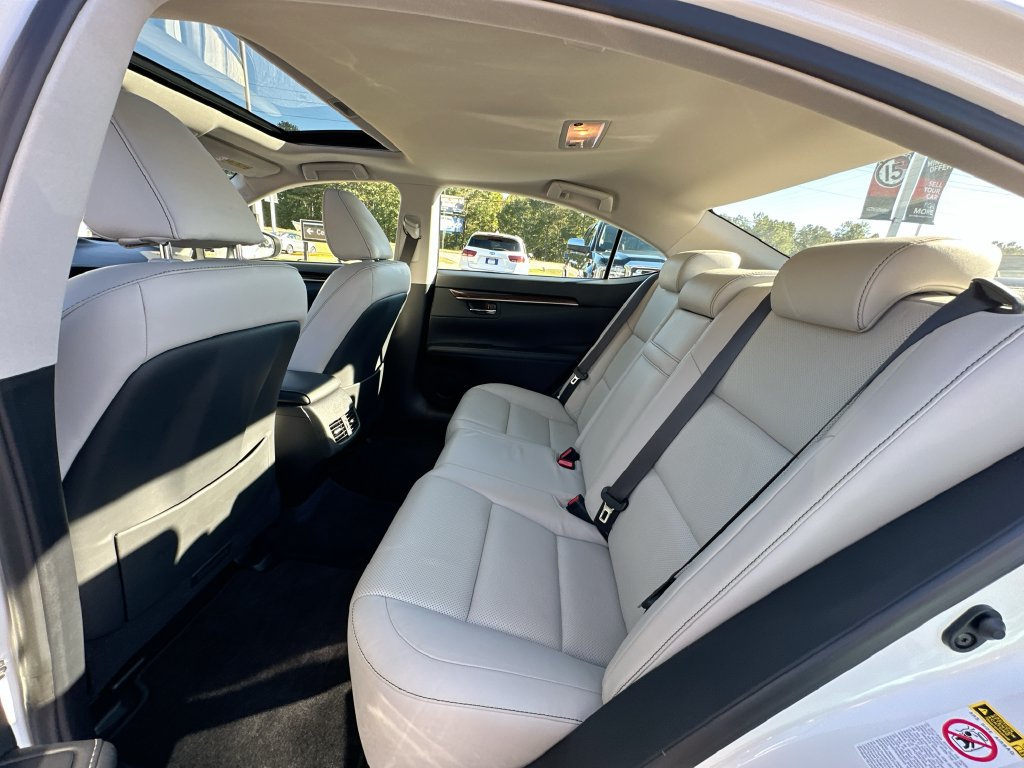 Used 2015 Lexus ES 350 w/ Luxury Package FWD image 17