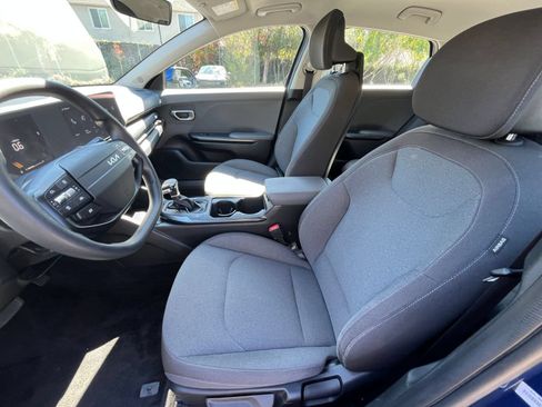 Used 2025 Kia K4 FWD image 25