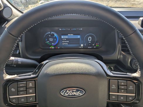 New 2025 Ford F150 Lightning Platinum image 29