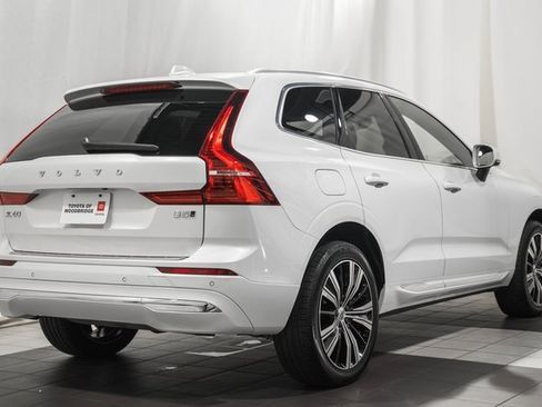 Used 2022 Volvo XC60 B5 Inscription w/ Climate Package image 3