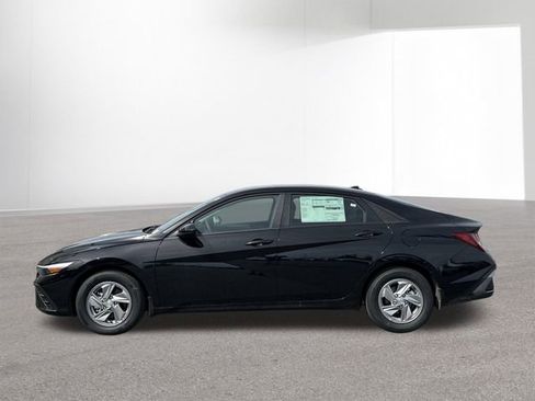 New 2026 Hyundai Elantra SE FWD image 14