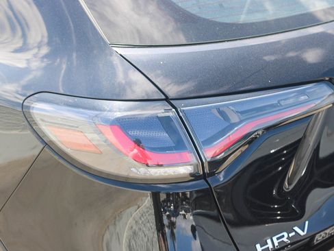 Used 2025 Honda HR-V LX image 11