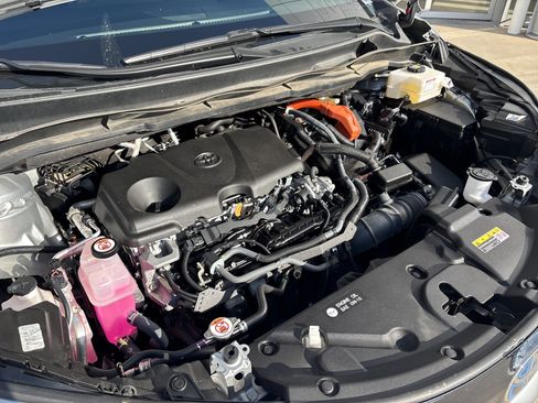 Used 2023 Toyota Sienna Limited image 37