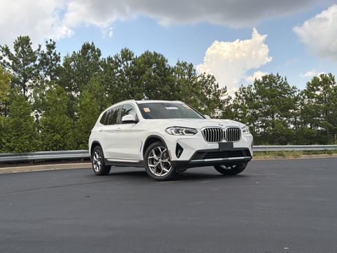 Used 2024 BMW X3 xDrive30i w/ Premium Package AWD/4WD image 2