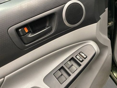 Used 2012 Toyota Tacoma 4x4 Double Cab w/ SR5 Pkg image 23