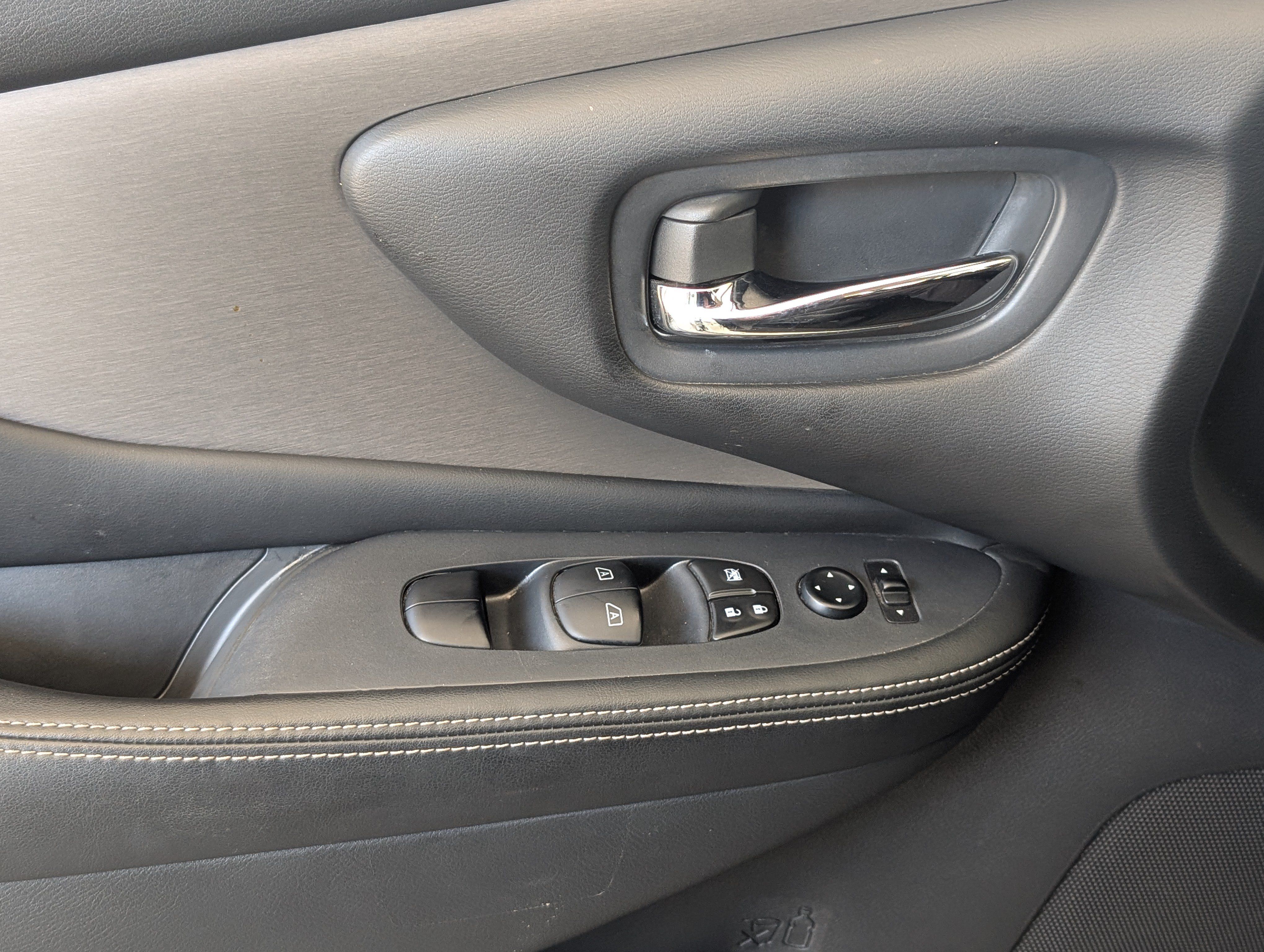 Used 2024 Nissan Murano SV FWD image 16