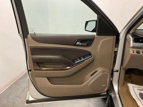 Used 2015 Chevrolet Suburban LT AWD/4WD image 17